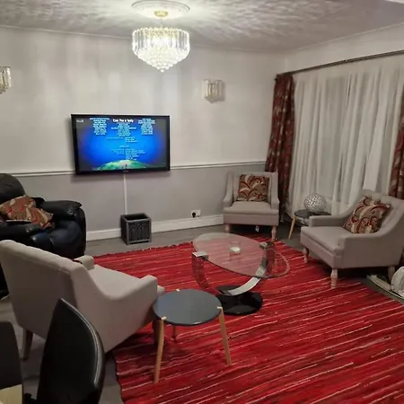 4 Bedroom Luxury With Garden In East London Wanstead