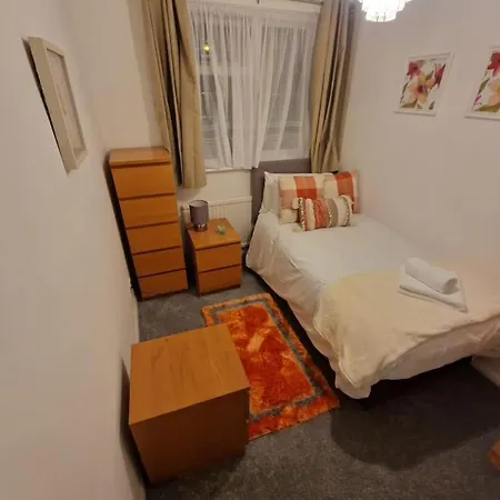 Holiday home 4 Bedroom Luxury With Garden In East London Wanstead