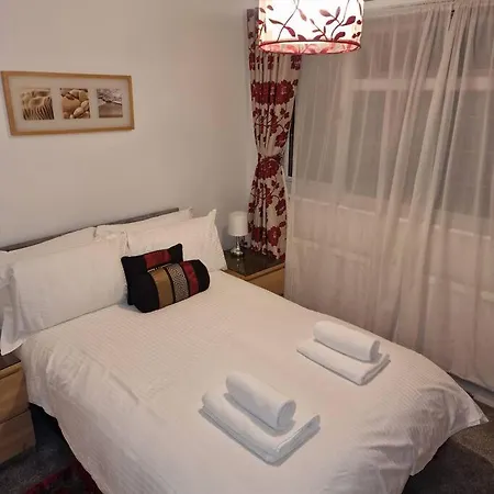 Holiday home 4 Bedroom Luxury With Garden In East London