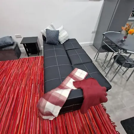 Holiday home 4 Bedroom Luxury With Garden In East London *