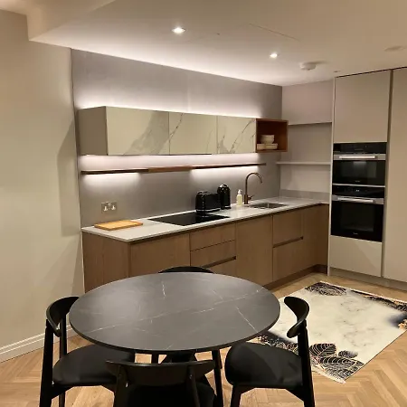 2 Bedroom Modern Family Flat-apartment Fulham Apartment