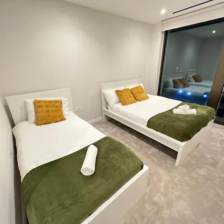 2 Bedroom Modern Family Flat-apartment Fulham *