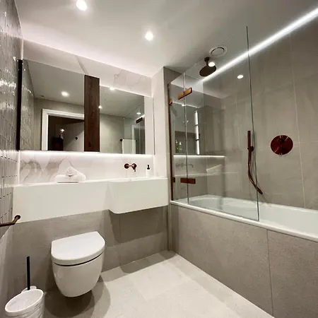 2 Bedroom Modern Family Flat-apartment Fulham London