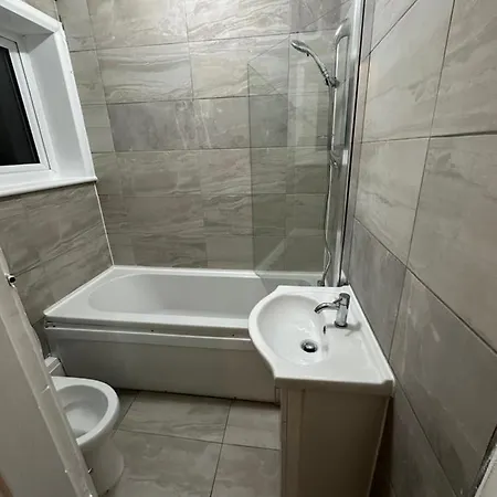 Guest house Keedonwood Road Bromley, With Free Wifi