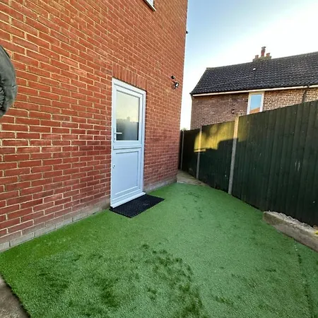 Double With Free Wifi Keedonwood Road Guest house