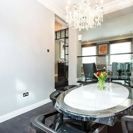 Luxury In Prime Holiday home *
