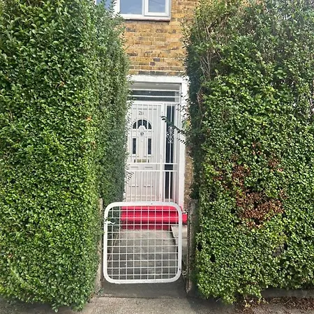 Spacious Bright Double Homestay London