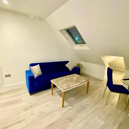 Apartment Lovely One Bed In London