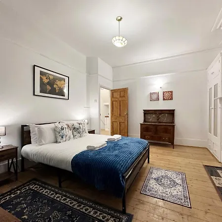 Apartment Hannah Place Near Finsbury Park - 4 Double Beds, Ideal For Families, Max 8 People
