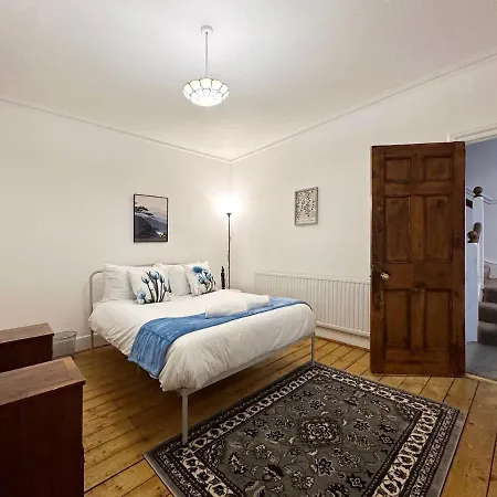 Apartment Hannah Place Near Finsbury Park - 4 Double Beds, Ideal For Families, Max 8 People *