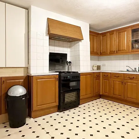 Hannah Place Near Finsbury Park - 4 Double Beds, Ideal For Families, Max 8 People