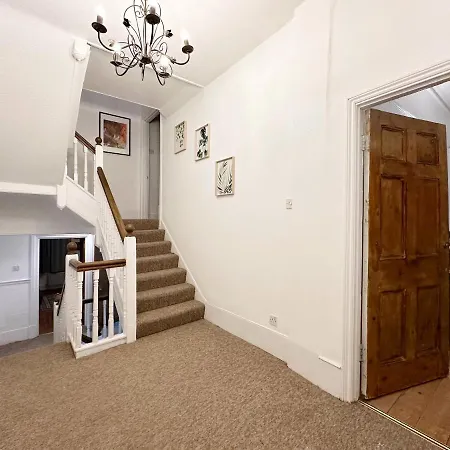 Hannah Place Near Finsbury Park - 4 Double Beds, Ideal For Families, Max 8 People