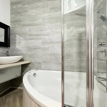 Hannah Place Near Finsbury Park - 4 Double Beds, Ideal For Families, Max 8 People * London