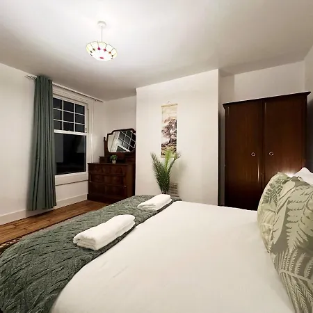 Hannah Place Near Finsbury Park - 4 Double Beds, Ideal For Families, Max 8 People *