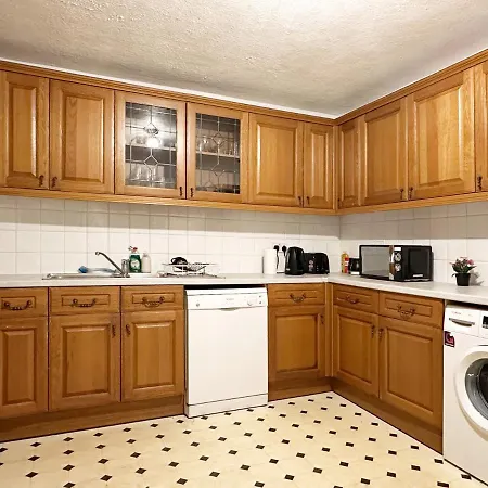 Hannah Place Near Finsbury Park - 4 Double Beds, Ideal For Families, Max 8 People London