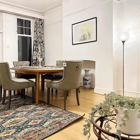 Hannah Place Near Finsbury Park - 4 Double Beds, Ideal For Families, Max 8 People * London