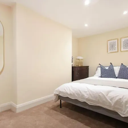 Bright & Spacious 1br Duplex, Islington, Angel London