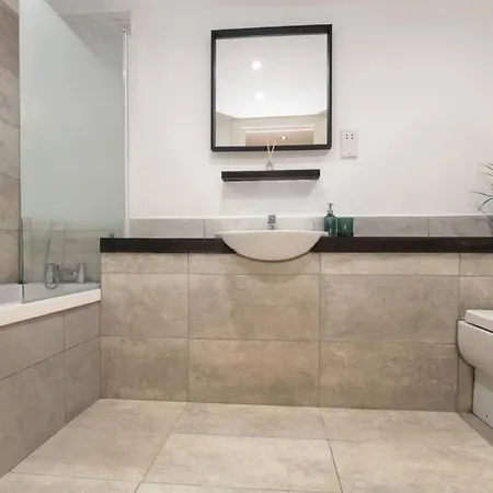 Bright & Spacious 1br Duplex, Islington, Angel London