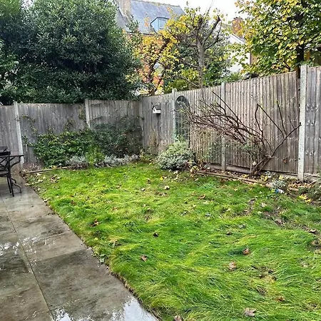 2 Bed Garden - Piccadilly Line *