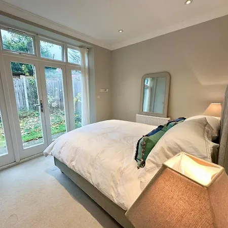 Apartment 2 Bed Garden - Piccadilly Line London