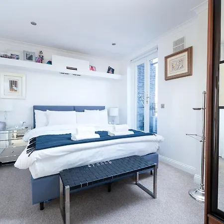 Bright Belgravia By Underthedoormat London
