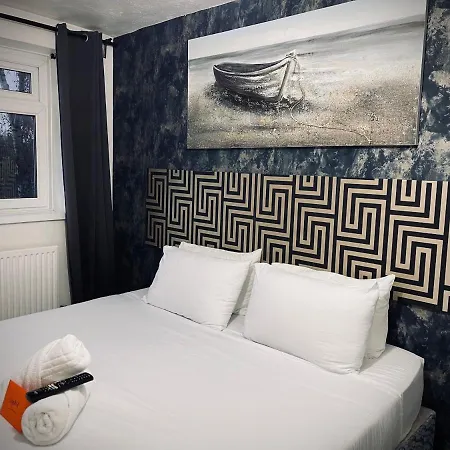 R2 Superking Sized Bed & 65