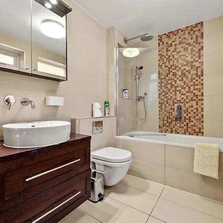 Stylish In Euston And Near Camden With Private Roof Terrace *