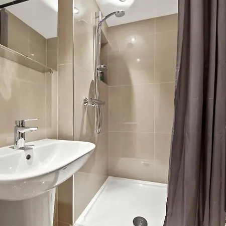Apartment Stylish In Euston And Near Camden With Private Roof Terrace London