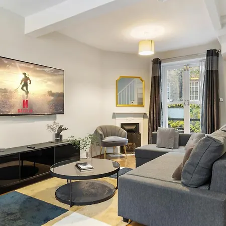 Luxurious 2-bed With Private Sauna By Dena Elite Collection Holiday home London