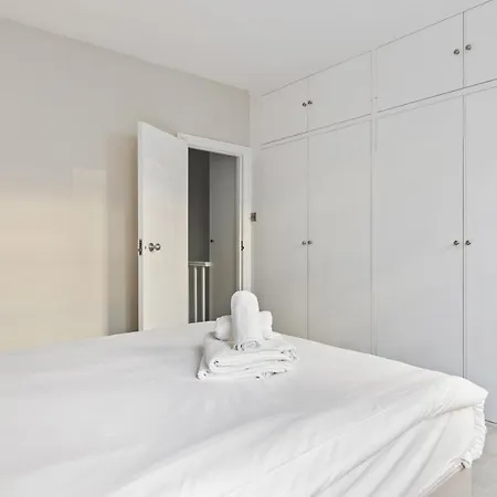 Luxurious 2-bed With Private Sauna By Dena Elite Collection London