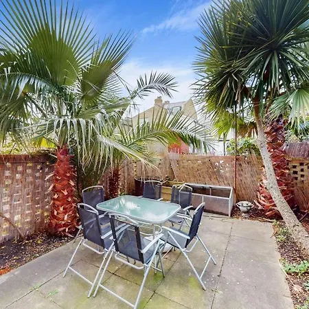 Perfectly Located, Classy 2 Bed Flat In Stockwell Apartment *
