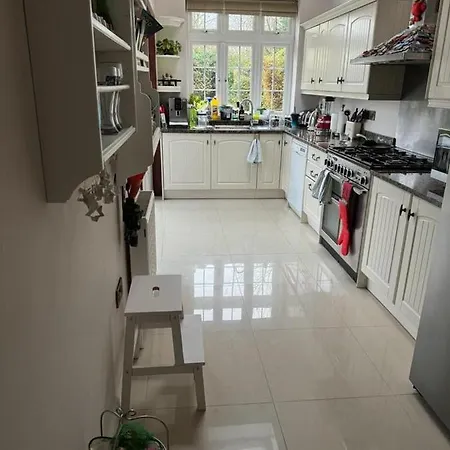 펜션 Cosy And Lovely 4-bed House In Stanmore