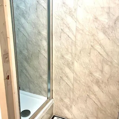 Apartment Brilliant One Bedroom Flat In