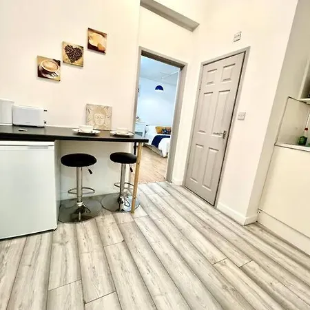 Brilliant One Bedroom Flat In * London
