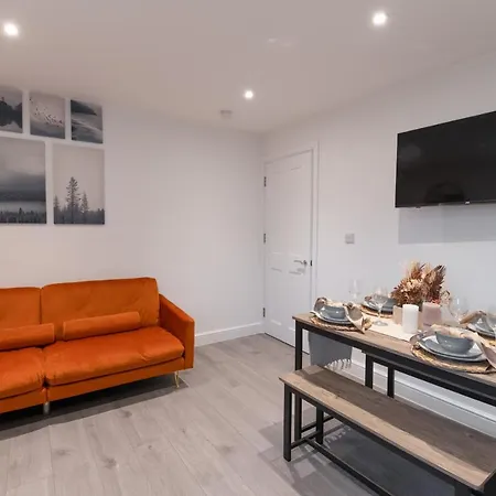 Apartment Modern, Stylish, Cosy, Finchley London 3 Bed 2 Bath With Free Parking *