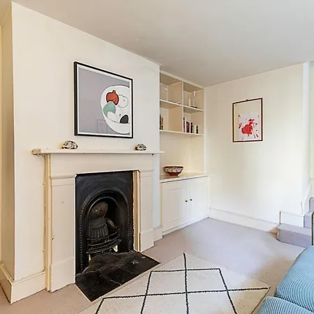 Cosy Flat In Battersea Park *