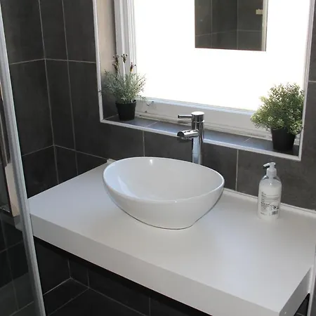 Homestay Kamilla's Zone-1 London
