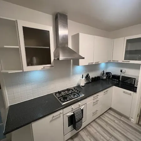 A Two Bedroom Cosy Hideaway Based In Greenwich London