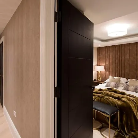 New, Luxury 3 Bed Duplex In Covent Garden Apartment *