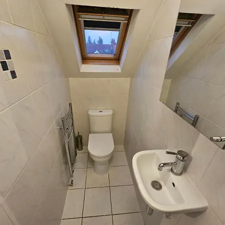 Large 4 Bedrooms Golders Apartment London