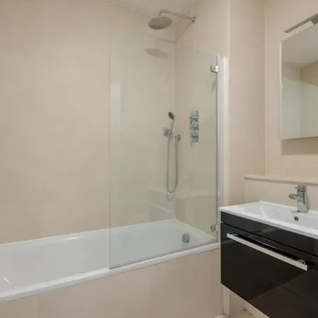 Bond Street Mayfair Penthouse Sleeps Up To 6 *