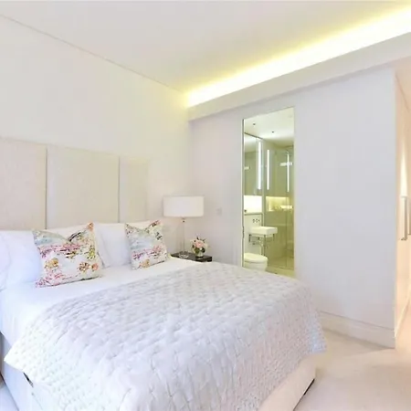 Apartment Park Lane Large Luxury Sleeps 6