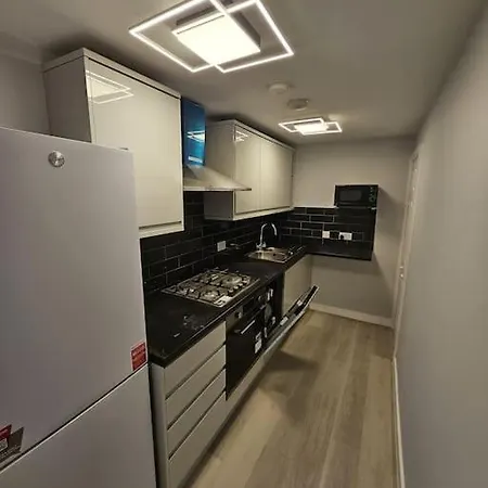 Luxury Flat - With Roof Terrace *