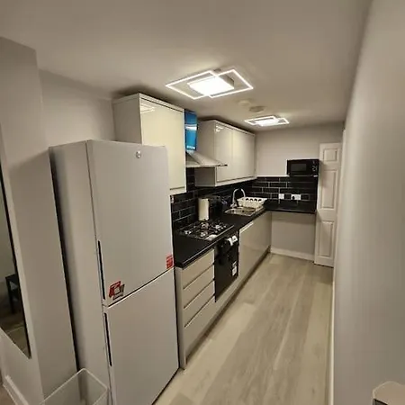 Luxury Flat - With Roof Terrace
