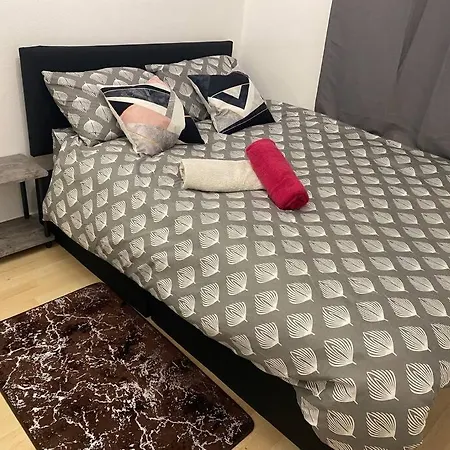 2 Bedroom Flat Camberwell Grove * Londra