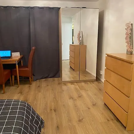 2 Bedroom Flat Camberwell Grove Londra