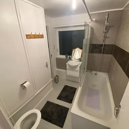 2 Bedroom Flat Camberwell Grove Londra