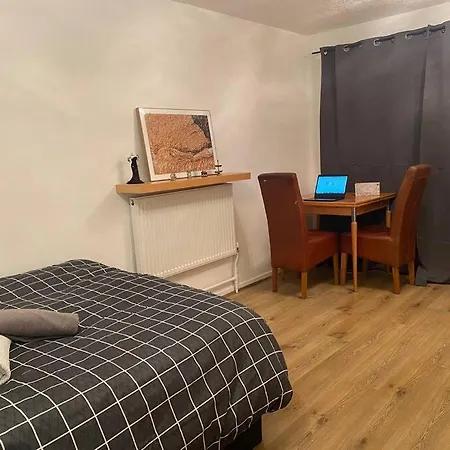2 Bedroom Flat Camberwell Grove Appartamento *