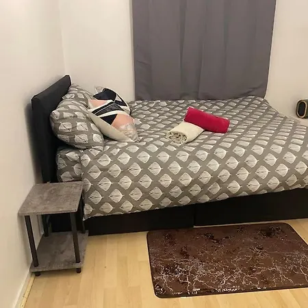 2 Bedroom Flat Camberwell Grove Londra