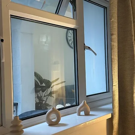 Apartment Artistic Two Bedroom